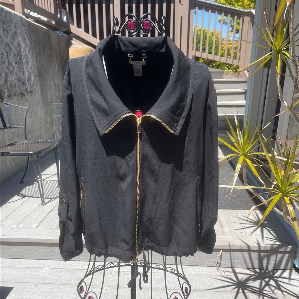 Cache jacket with gold detail
